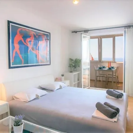 Light Blue, Sea View Terrace Apartment *